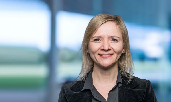anett_moeckel_2316 x 1054_vorlage_l_right